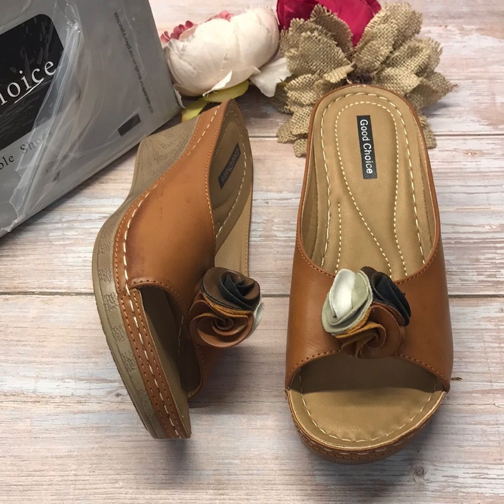 Gc Shoes Tan Sydney Wedge Sandals 7.5M
